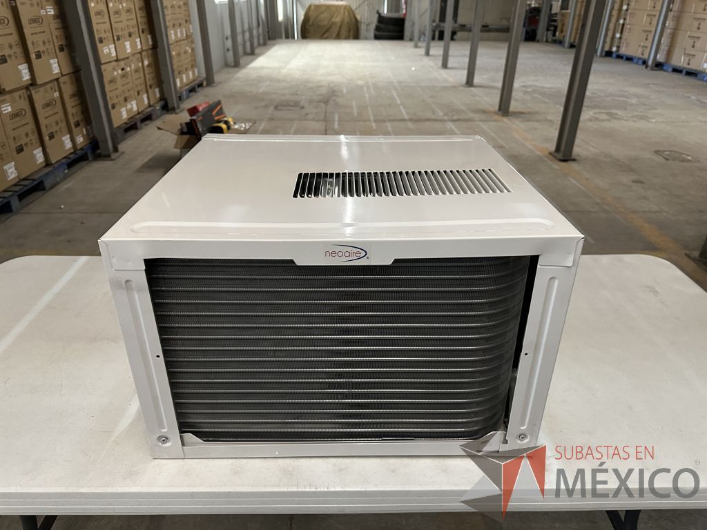 Lote 043 - Aire Acondicionado tipo Ventana NEOAIRE, Modelo: NAW122, 12000 BTU, 220v - Imagen 22
