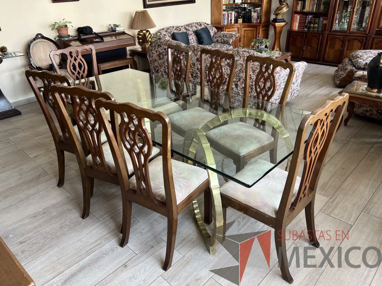 Lote 002 - 8 Sillas de caoba para comedor en Caoba talladas a mano, estilo Chipndale pata recta, color abedul. Diseños exclusivos tallados a mano - Imagen 5