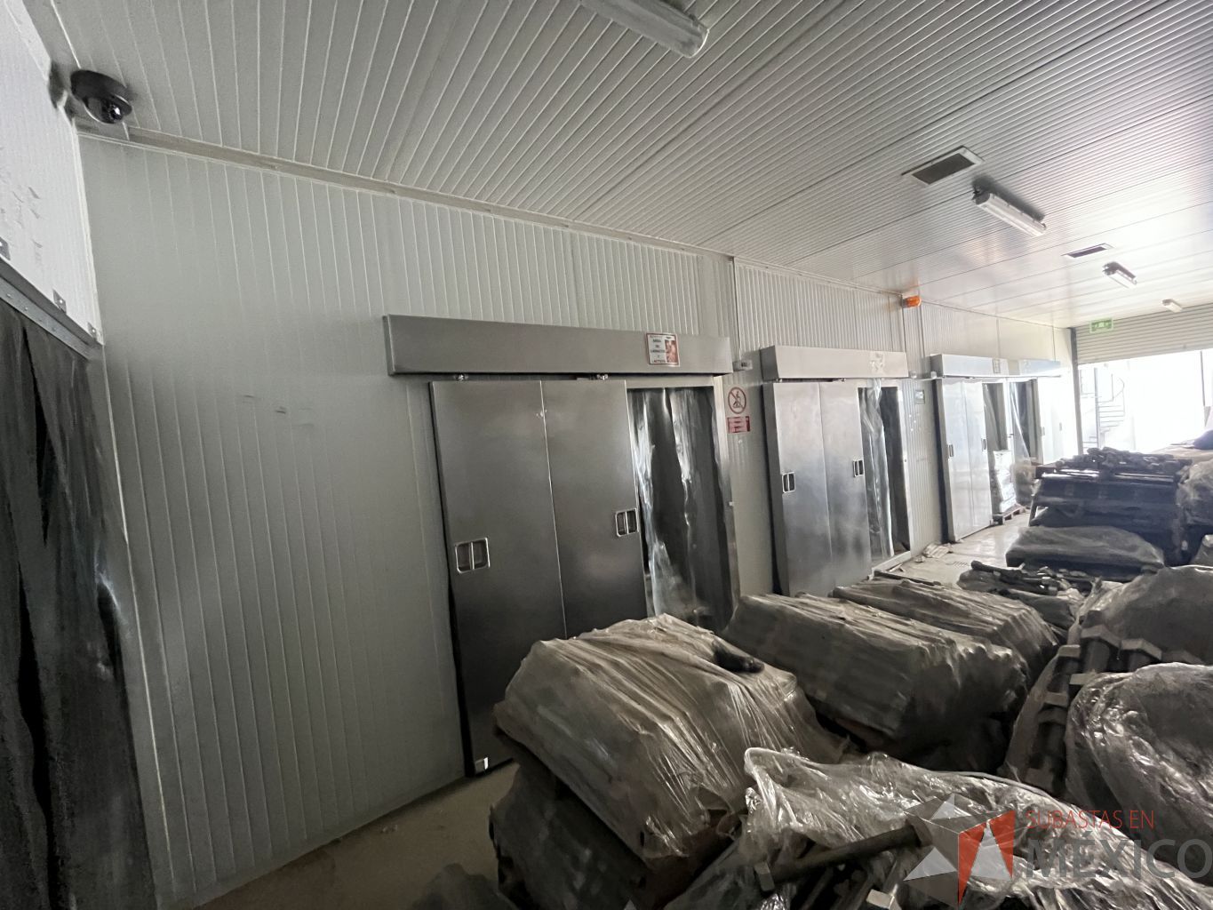 Lote 005 - Cámara de refrigeración dividida en 4 secciones con 3 puertas de acero inoxidable - Imagen 9
