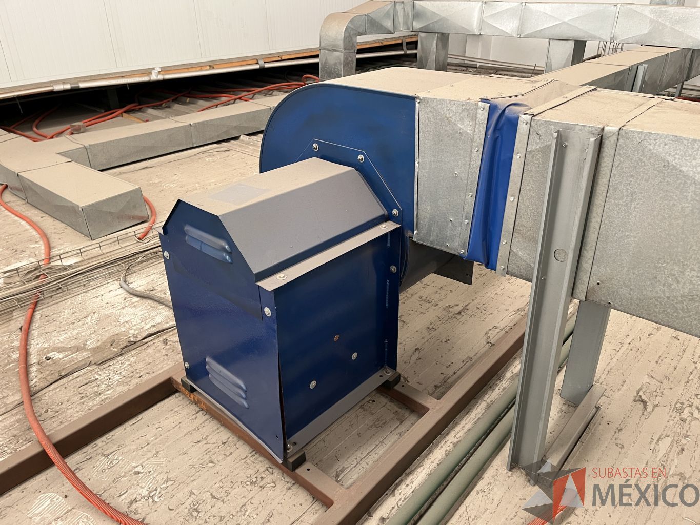 Lote 006 - Colector de polvo, MOTOR: 1HP, 1432 RPM, INCLUYE 14 mts. Aprox. de ducteria