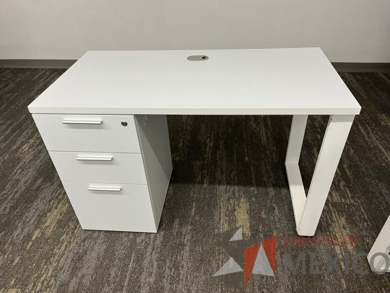 Lote 150 - Mesa de trabajo, estructura metálica con archivero de 3 cajones - Imagen 3