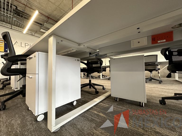 Lote 007 - Estación de trabajo para 10 personas - Imagen 6