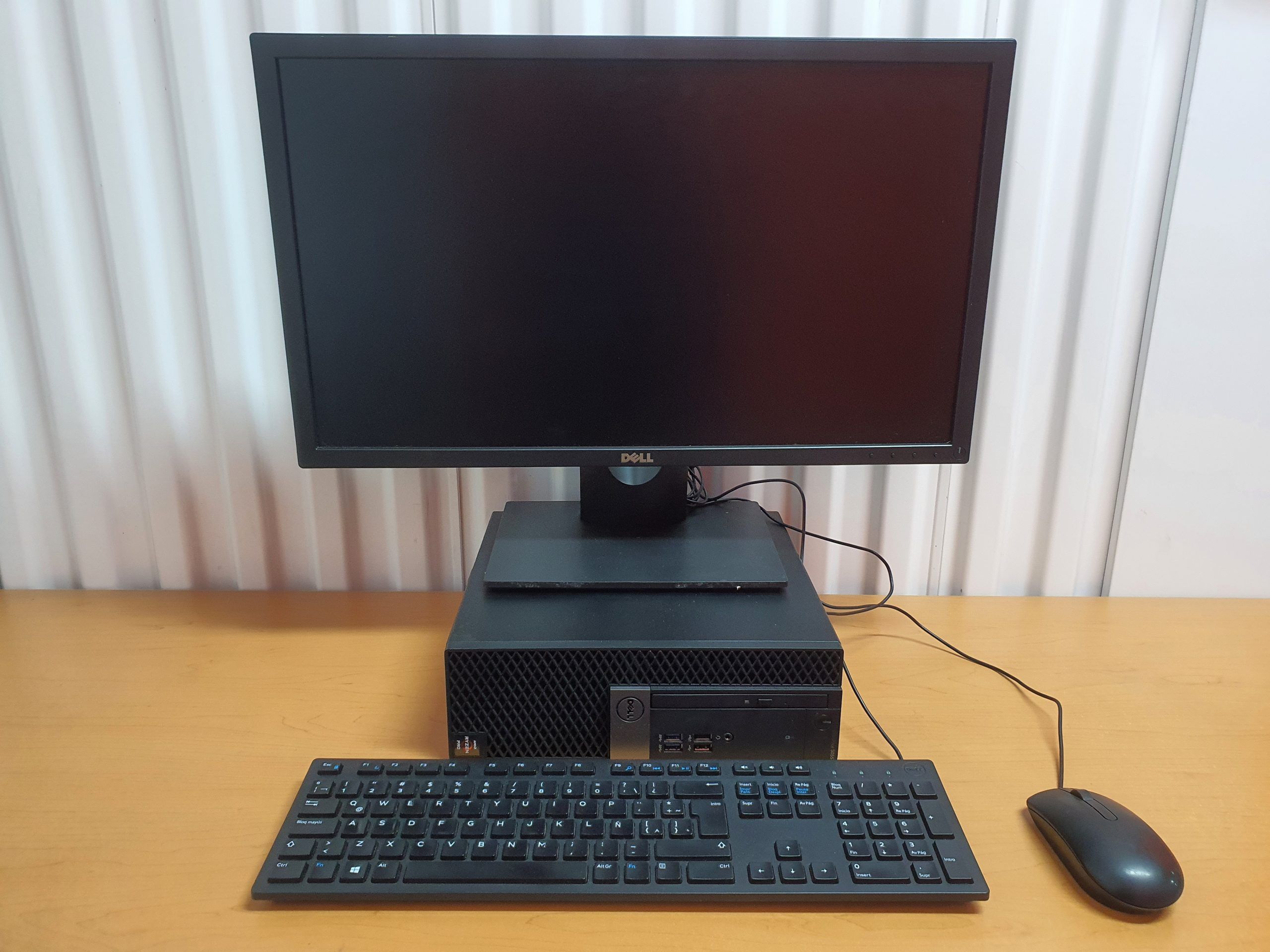 Lote 104 - Computadora Dell Optiplex 5055 SFF, 16 GB RAM, Disco duro de 500 GB y Monitor DELL 24″ - Imagen 2