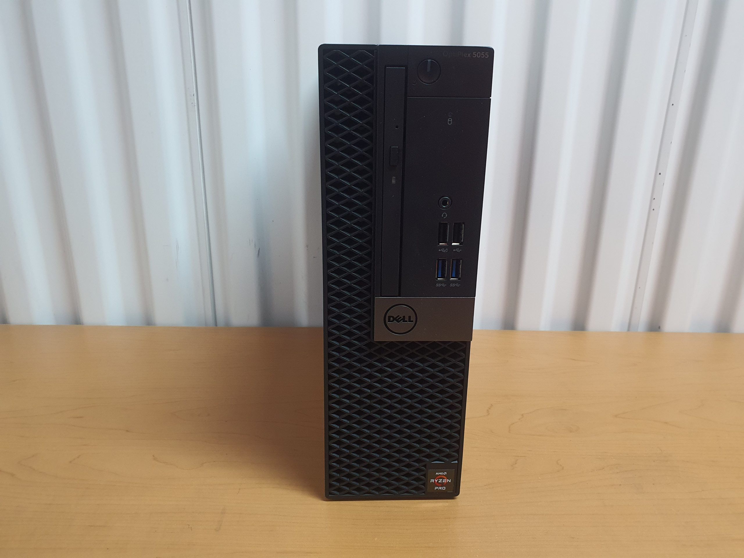 Lote 319 - 50 Computadoras de Escritorios de Alto Rendimiento marca Dell Optiplex 5055 SFF, 16 GB RAM, Disco duro de 500 GB y Monitor DELL 24″ - Imagen 3