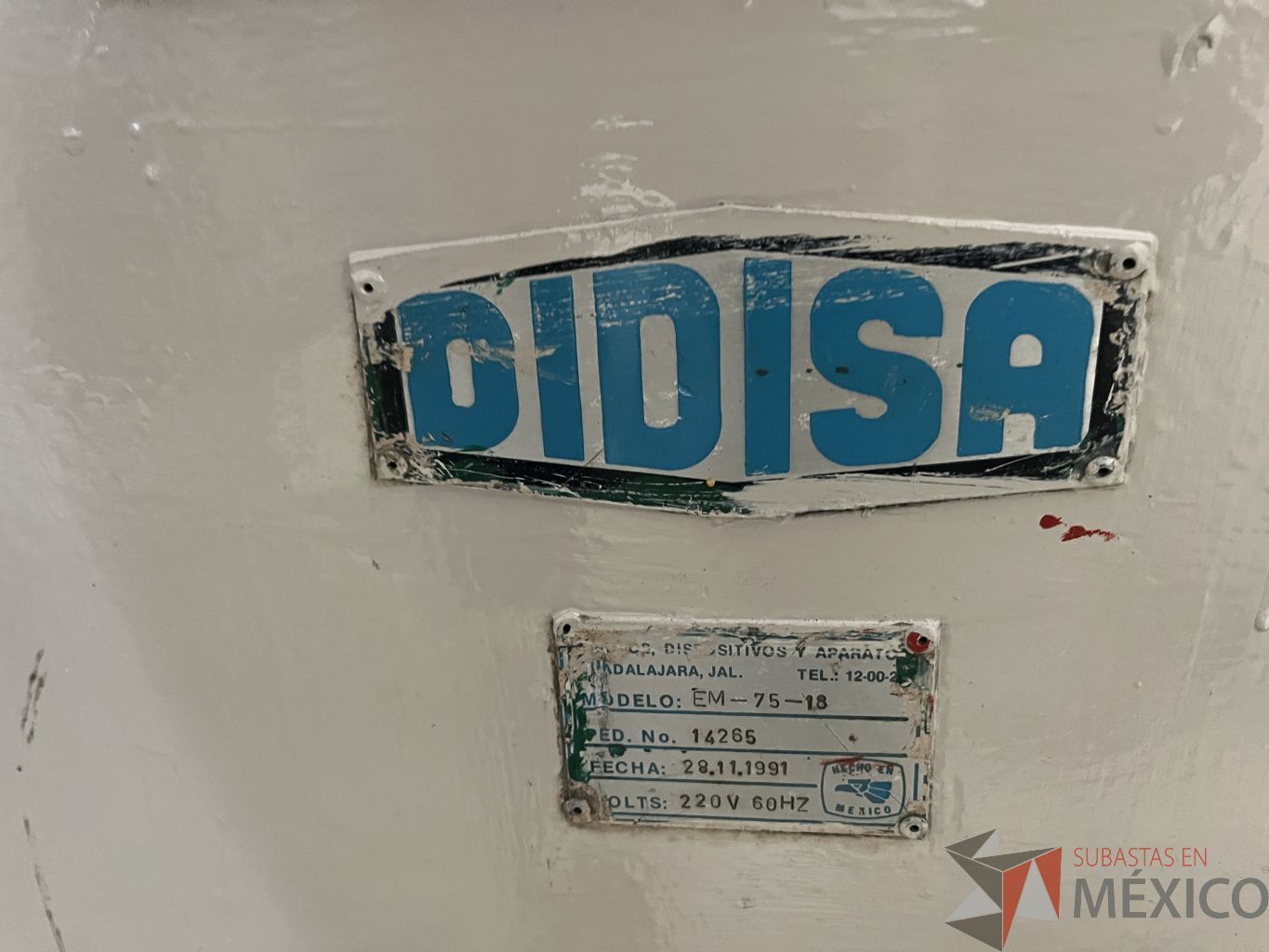 Lote 003 - Enderezadora de lámina en rollo 18” de ancho, motor de 3HP 7 rodillos enderezadores y dos tractores, Año 91 - Imagen 8