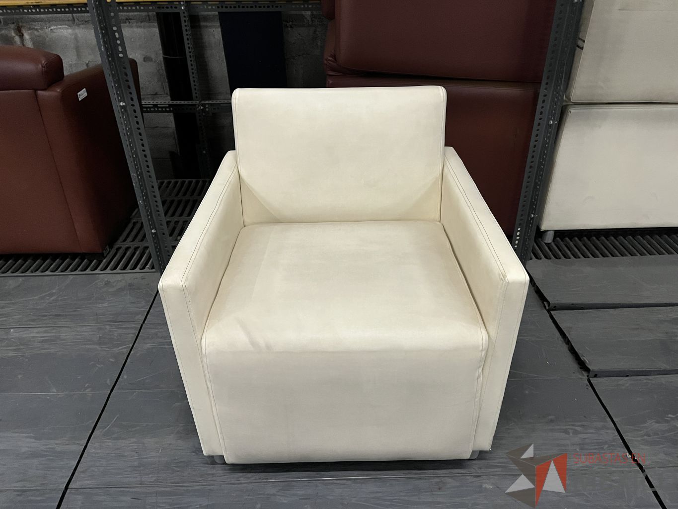 Lote 015 - Lote con 86 Sillones de 1 plaza diferentes modelos