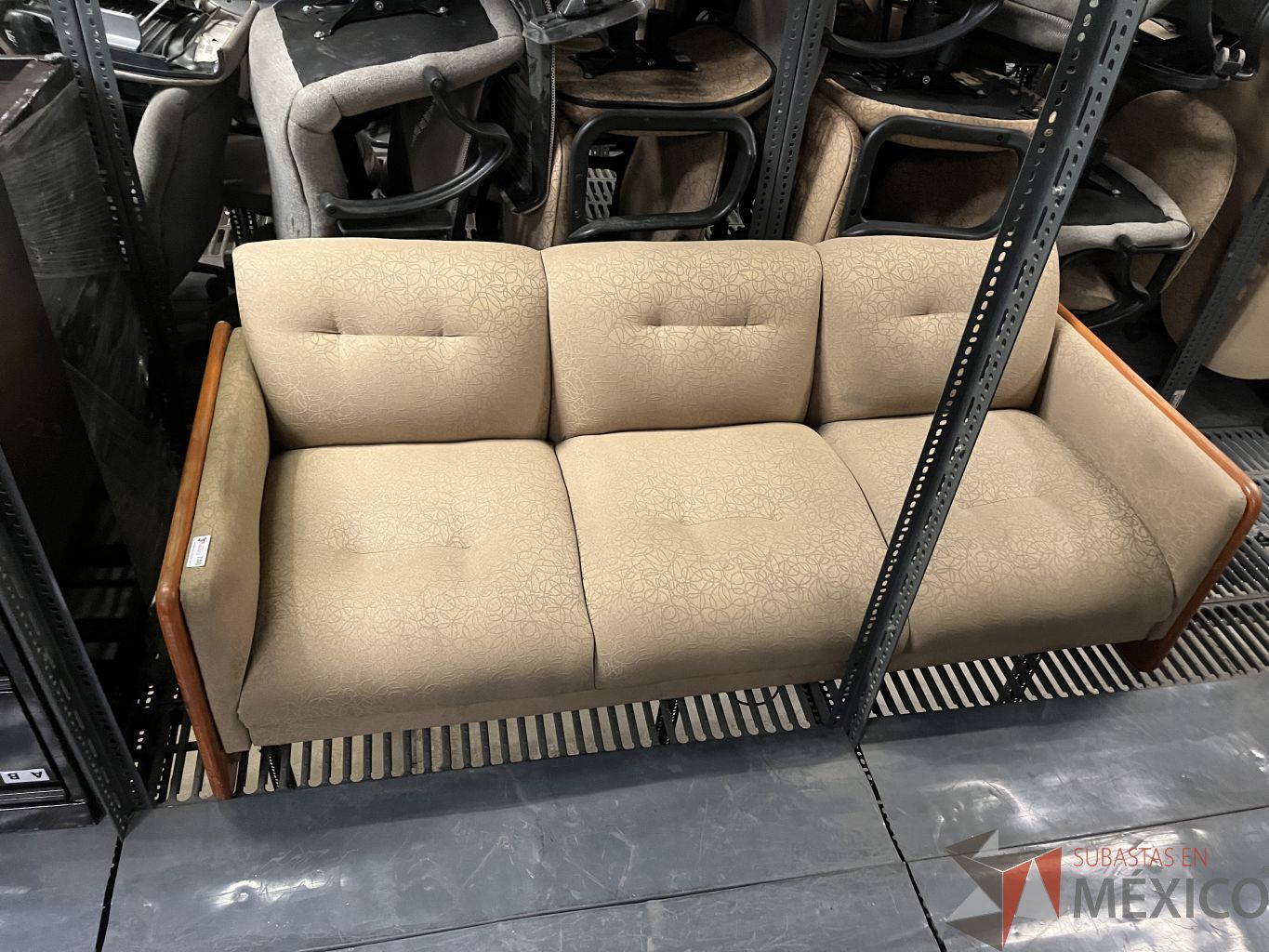 Lote 023 - 5 Sillones de 3 plazas con asiento y respaldo - Imagen 9