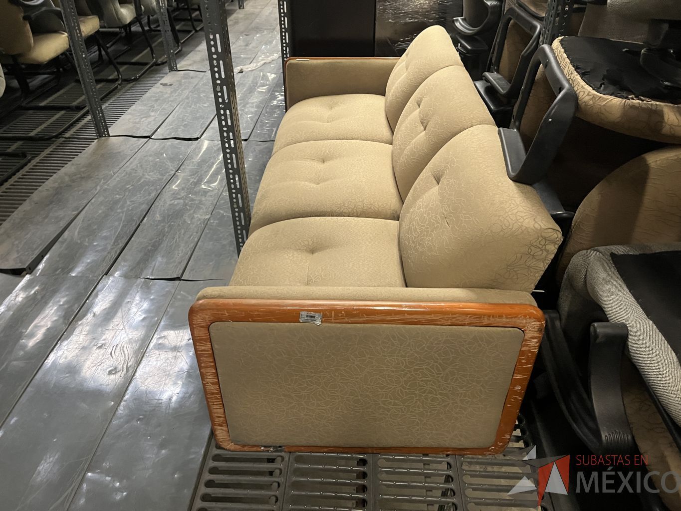 Lote 023 - 5 Sillones de 3 plazas con asiento y respaldo - Imagen 8