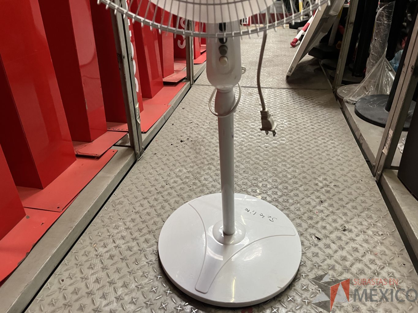Lote 013 - Lote con 446 piezas de pizarrones, Acrílicos, cajas metálicas, etc... - Imagen 21