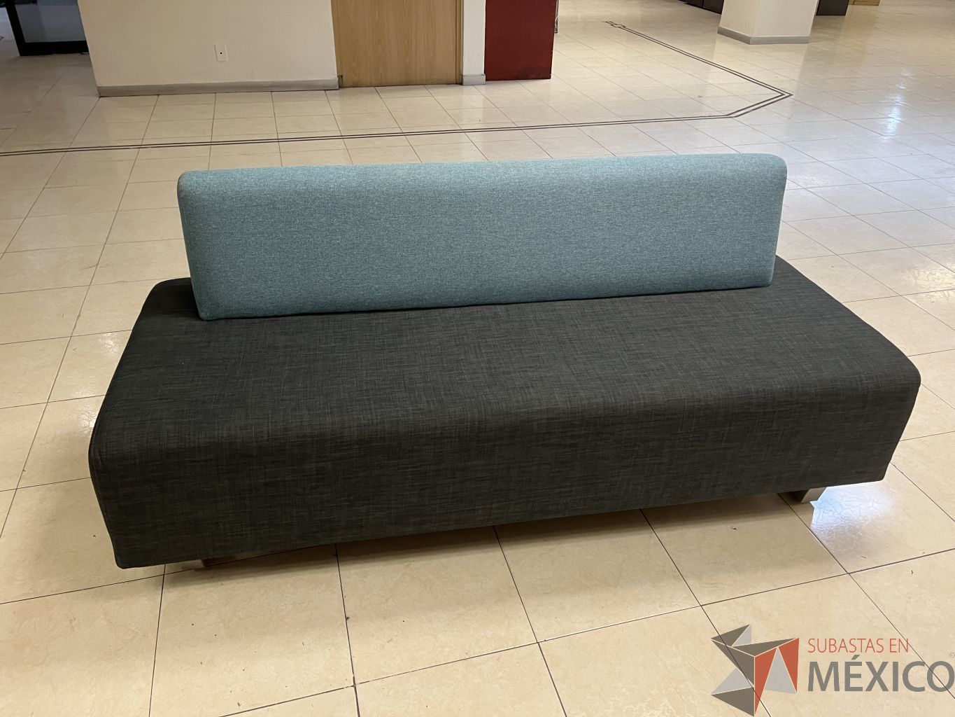 Lote 023 - 5 Sillones de 3 plazas con asiento y respaldo - Imagen 6