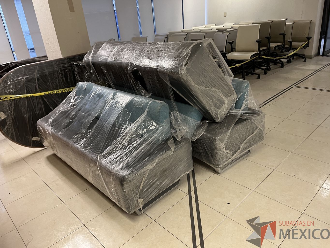 Lote 023 - 5 Sillones de 3 plazas con asiento y respaldo - Imagen 3