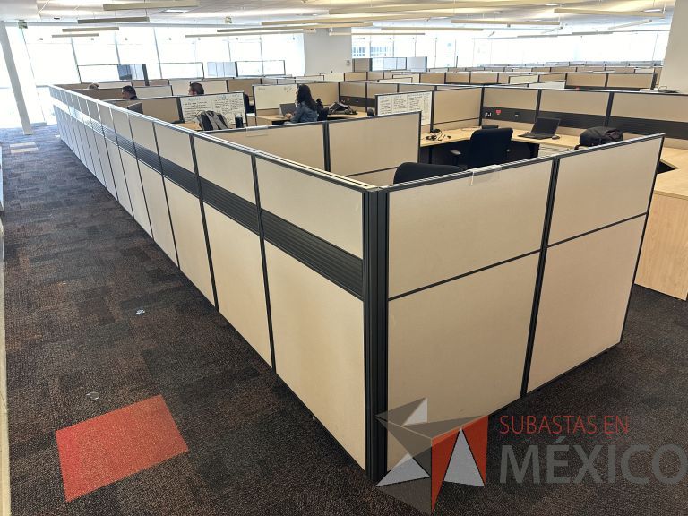 Lote 031 - Estación de trabajo lineal para 7 personas