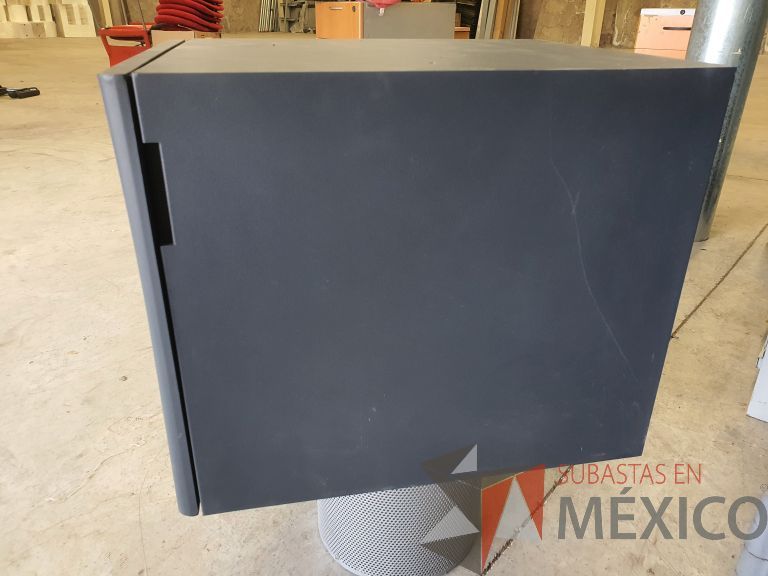 Lote 008 - 3 Gabinetes metálicos con 1 puerta color gris - Imagen 6