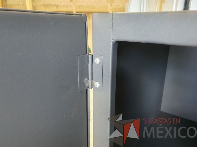 Lote 008 - 3 Gabinetes metálicos con 1 puerta color gris - Imagen 2