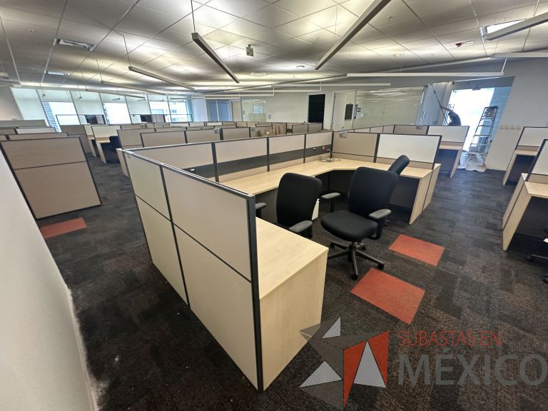 Lote 004 - Estación lineal de trabajo para 4 personas - Imagen 2
