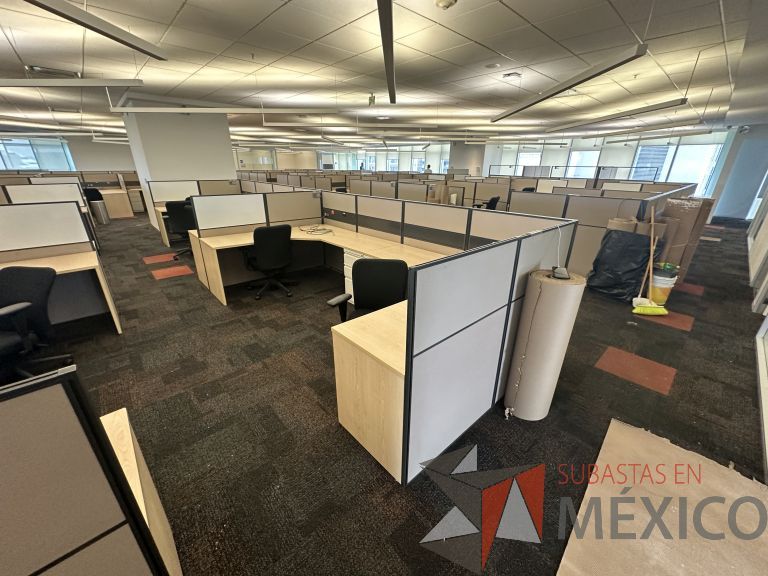 Lote 004 - Estación lineal de trabajo para 4 personas - Imagen 3