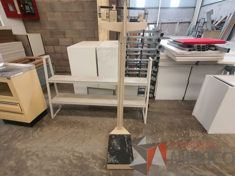 Lote 027 - Bascula mecánica para una persona con estadimetro de 140 kg. Modelo: 420 - Imagen 3