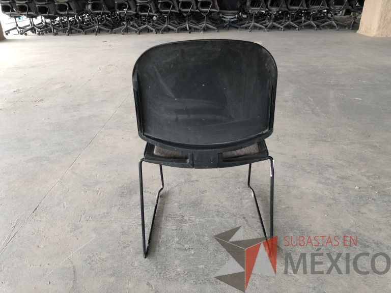 Lote 008 - Silla fija, asiento y respaldo en tela color gris - Imagen 3