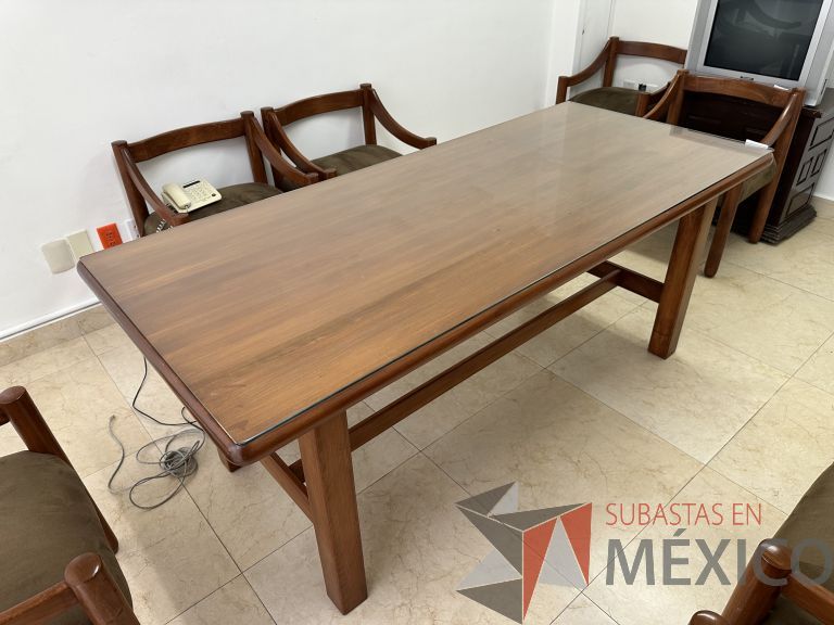 Lote 037 - Mesa de sala de juntas para 6 personas con cubierta de cristal - Imagen 7