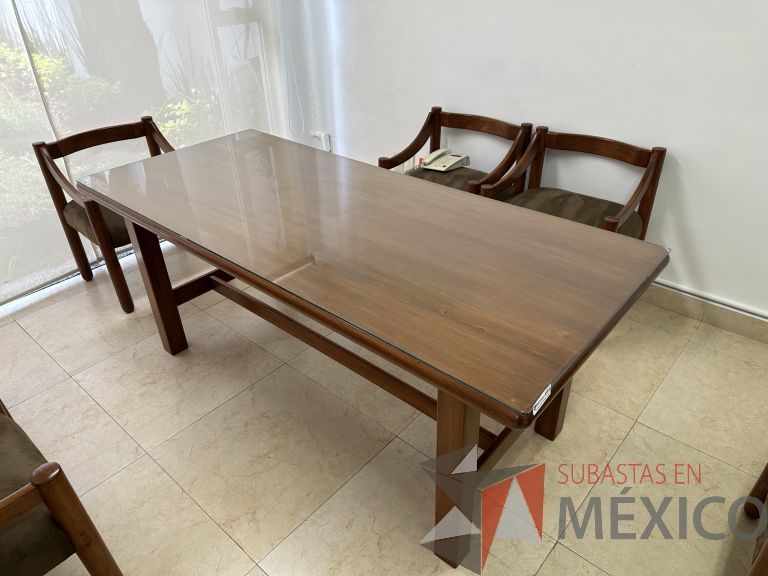 Lote 037 - Mesa de sala de juntas para 6 personas con cubierta de cristal - Imagen 4