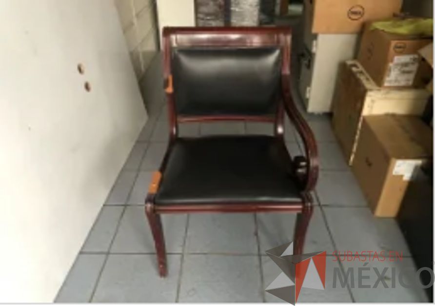 Lote 027 - 2 Mesas plegables con ruedas y Silla de visita con 4 patas - Imagen 3