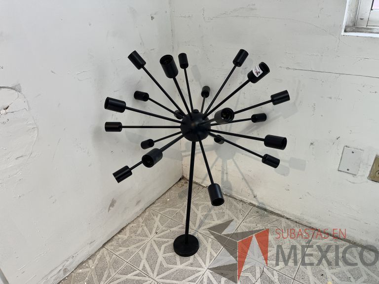 Lote 013 - Lámpara de techo para 19 focos color negro - Imagen 8