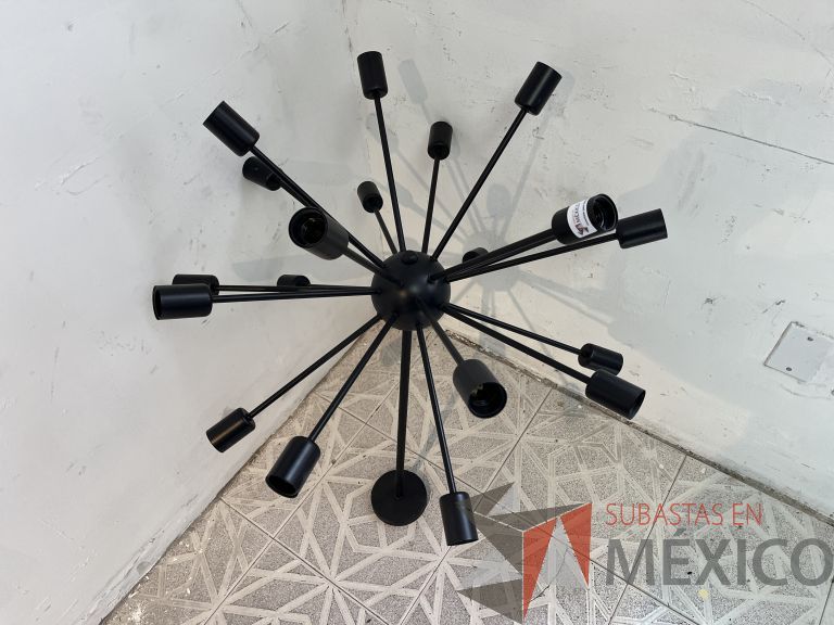 Lote 013 - Lámpara de techo para 19 focos color negro