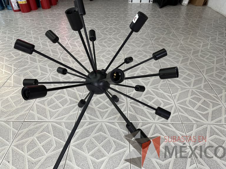 Lote 013 - Lámpara de techo para 19 focos color negro - Imagen 4
