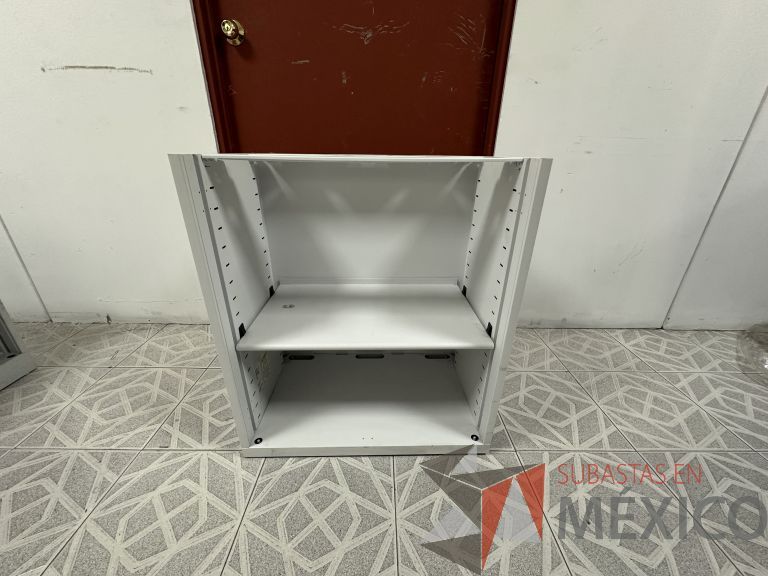 Lote 007 - 19 Estructuras de gabinete con 1 entrepaño sin tapa