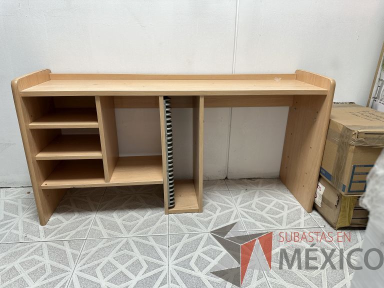 Lote 025 - Gabinete superior para escritorio con 2 entrepaños - Imagen 3
