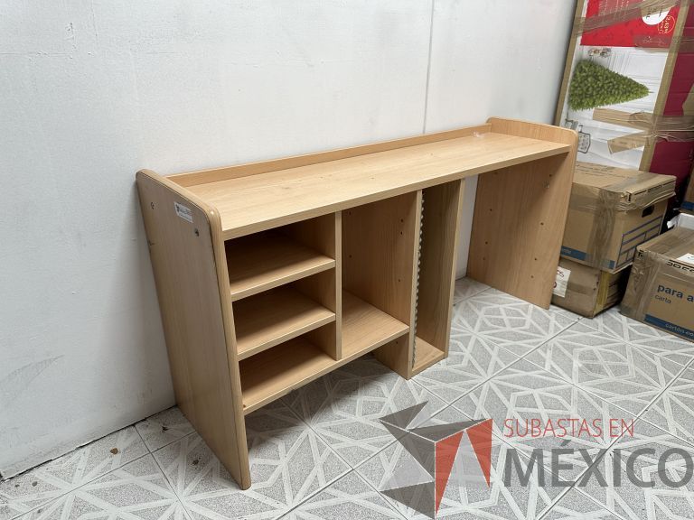 Lote 025 - Gabinete superior para escritorio con 2 entrepaños - Imagen 2