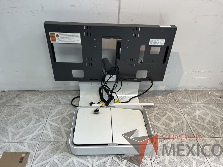 Lote 010 - Accesorio para mesa de trabajo con micrófonos y accesorio para conexiones - Imagen 12