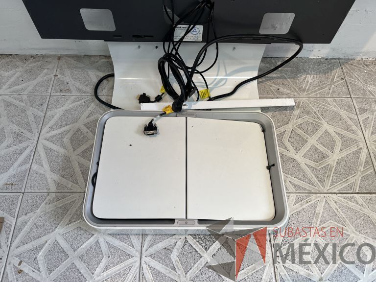 Lote 010 - Accesorio para mesa de trabajo con micrófonos y accesorio para conexiones - Imagen 11