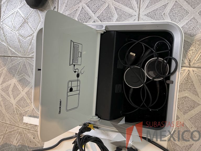 Lote 010 - Accesorio para mesa de trabajo con micrófonos y accesorio para conexiones - Imagen 6