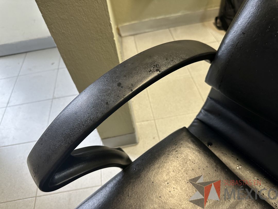Lote 008 - 4 Sillas operativas con asiento y respaldo vinipiel - Imagen 5
