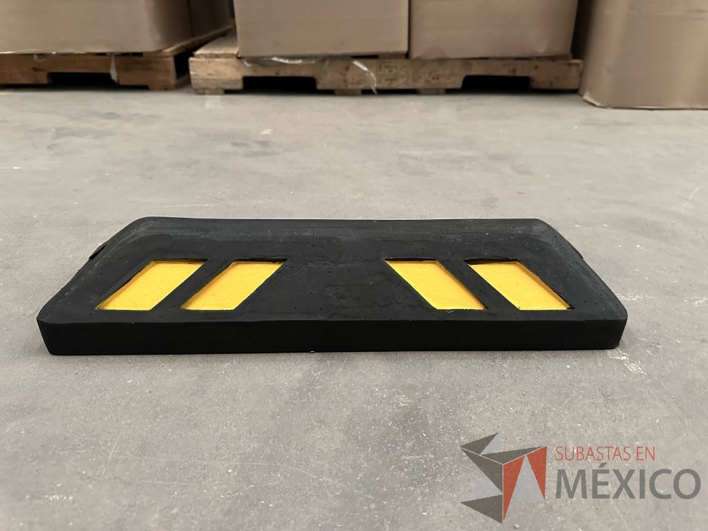 Lote 021 - 7 Topes para estacionamiento y 4 Juegos de herramientas mecanicos - Imagen 17