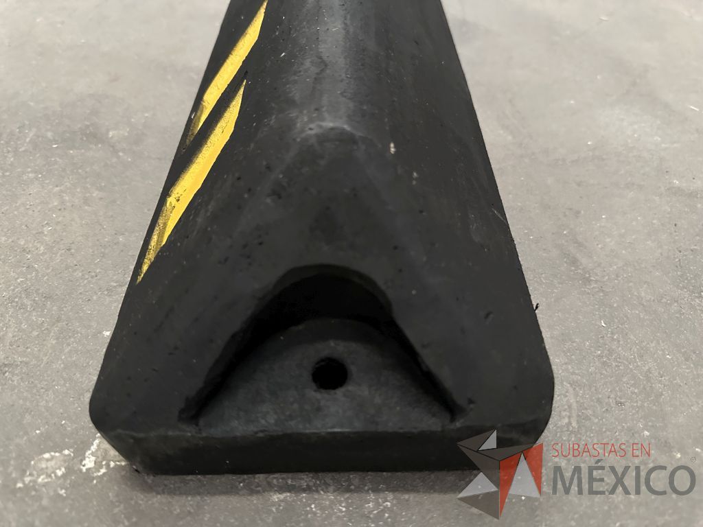Lote 021 - 7 Topes para estacionamiento y 4 Juegos de herramientas mecanicos - Imagen 15