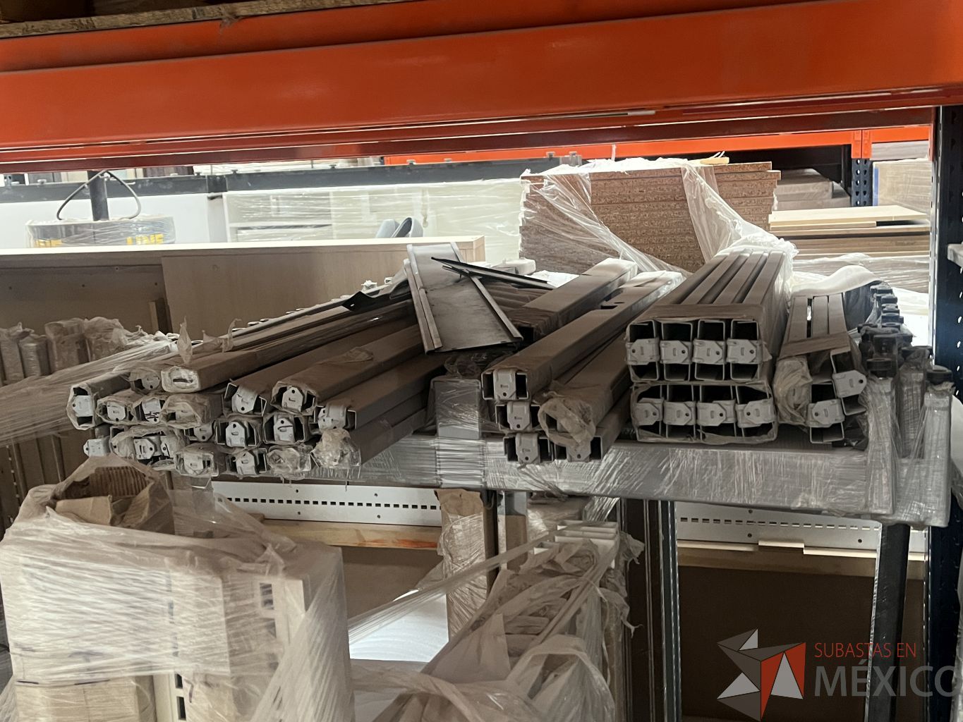 Lote 150 - Conjunto de góndola para equipo electrónico - Imagen 16