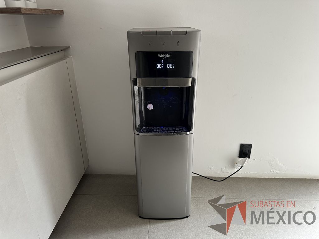 Lote 136 - Despachador de agua Whirlpool, Modelo: WK5915BD - Imagen 2