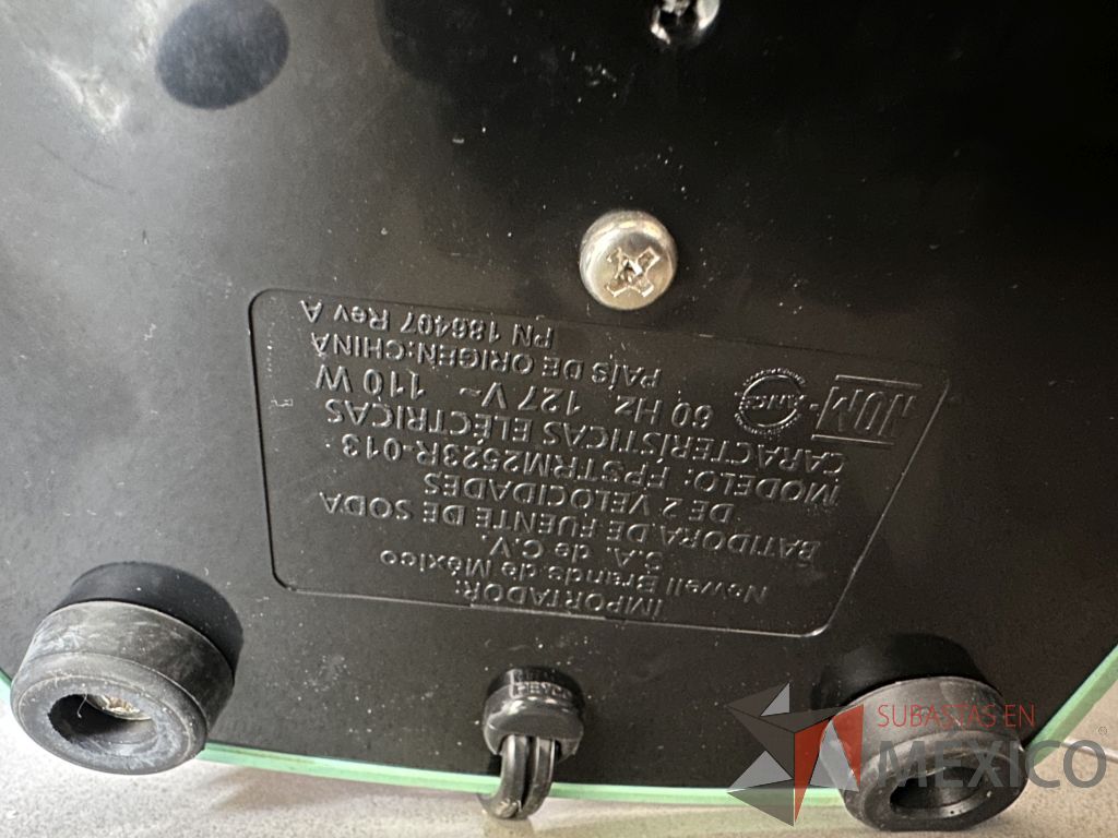 Lote 067 - Batidora de fuente de sodas de 2 velocidades OSTER, Modelo: FPSTRM2523R-013. - Imagen 2
