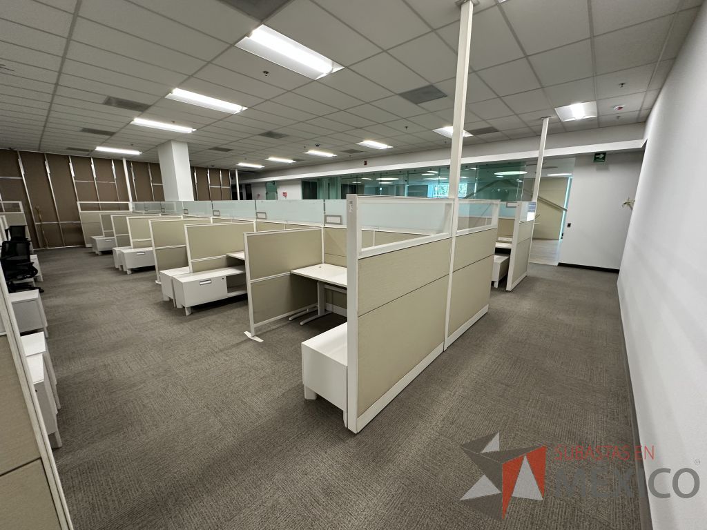 Lote 022 - Estación de trabajo Teknion para 12 personas