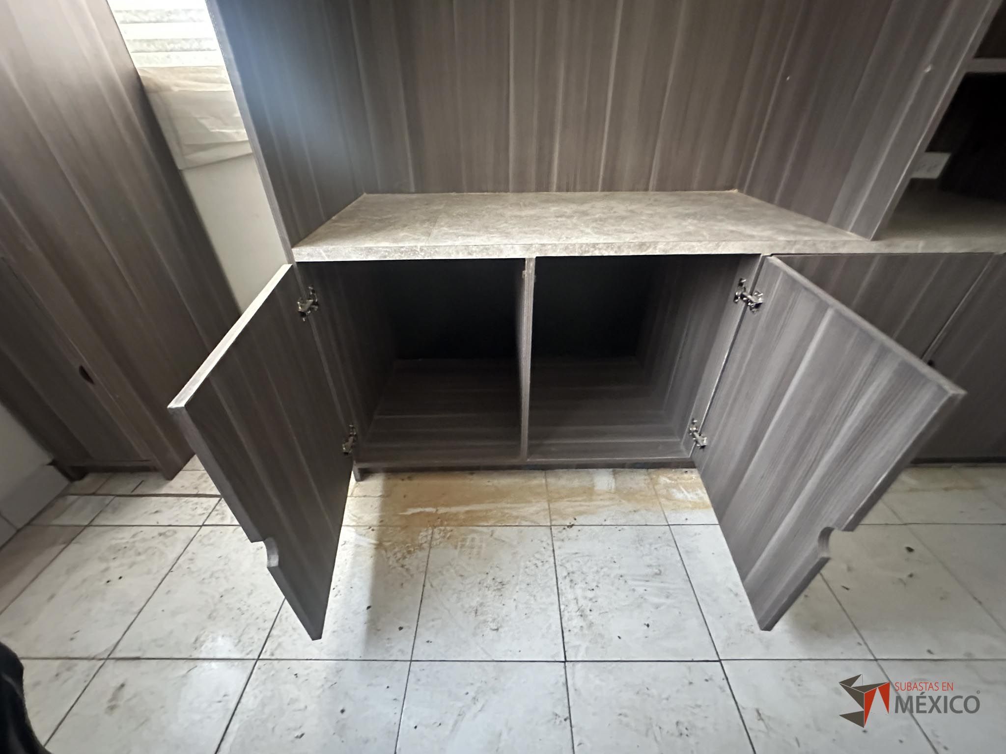 Lote 132 - Mueble de madera con espacios, parrilla eléctrica, campana extractora y tarja - Imagen 14