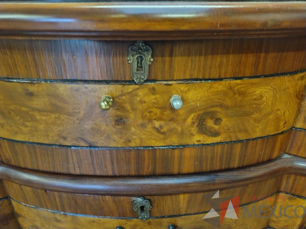 Lote 011 - Recamara de madera con chapa de raíz de olmo, compuesta por cabecera, 2 buros y 1 cajonera - Imagen 14