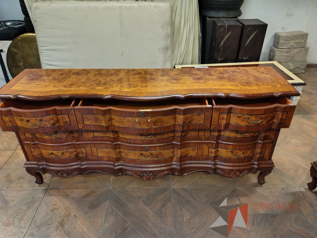 Lote 011 - Recamara de madera con chapa de raíz de olmo, compuesta por cabecera, 2 buros y 1 cajonera - Imagen 15