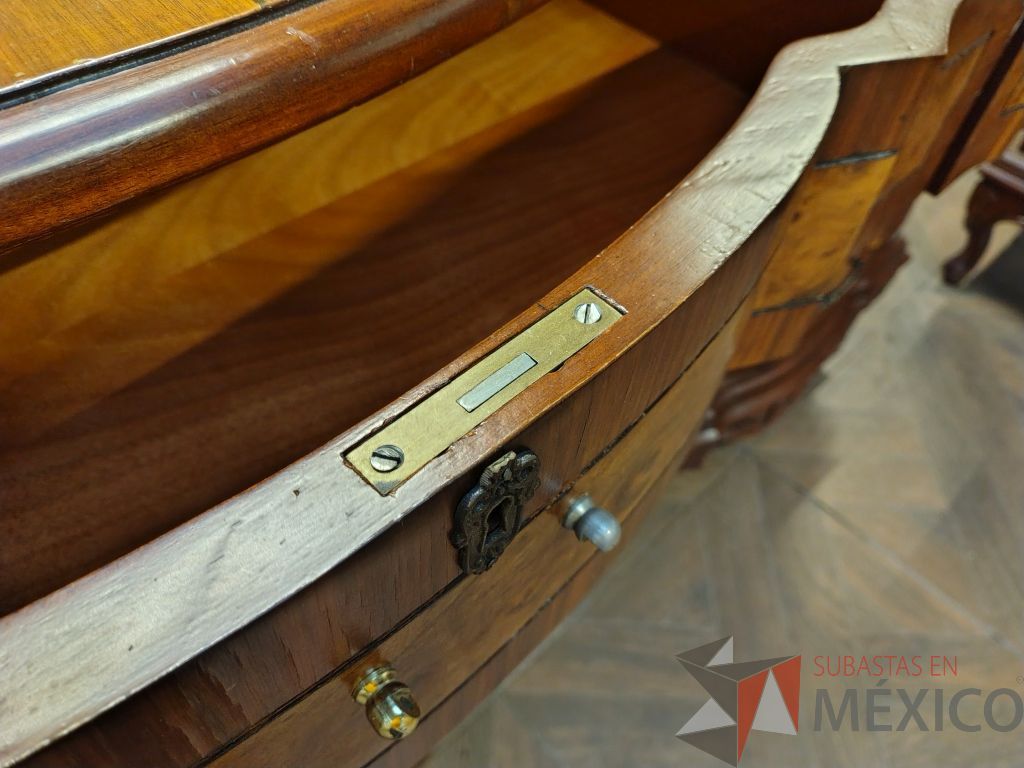 Lote 011 - Recamara de madera con chapa de raíz de olmo, compuesta por cabecera, 2 buros y 1 cajonera - Imagen 16