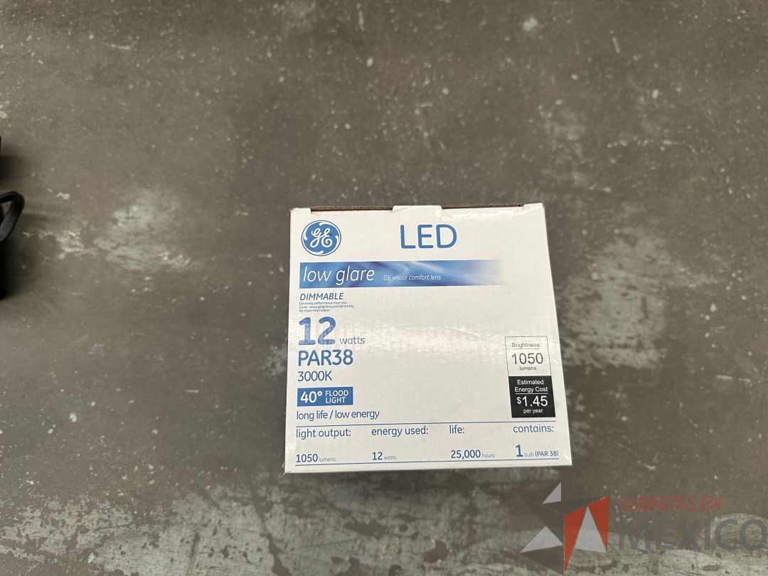 Lote 246 - 10 Kits de iluminación que contiene: Riel, Gabinete para foco y Foco de 12 watts - Imagen 13