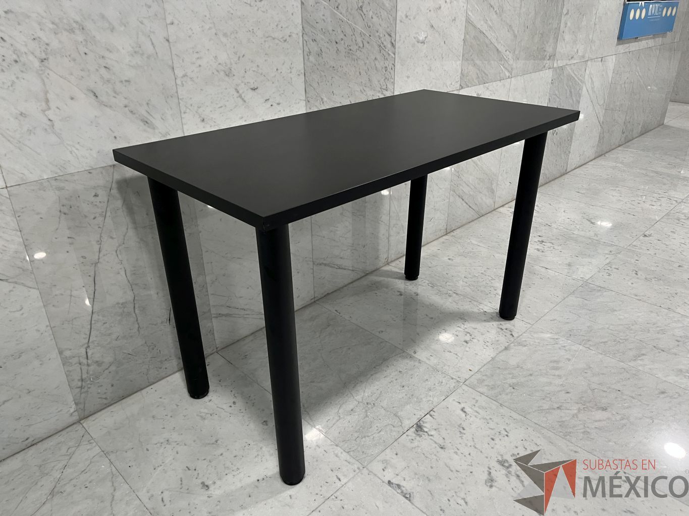 Lote 151 - Mesa de trabajo con 4 patas y cubierta color negro (Nueva) - Imagen 6
