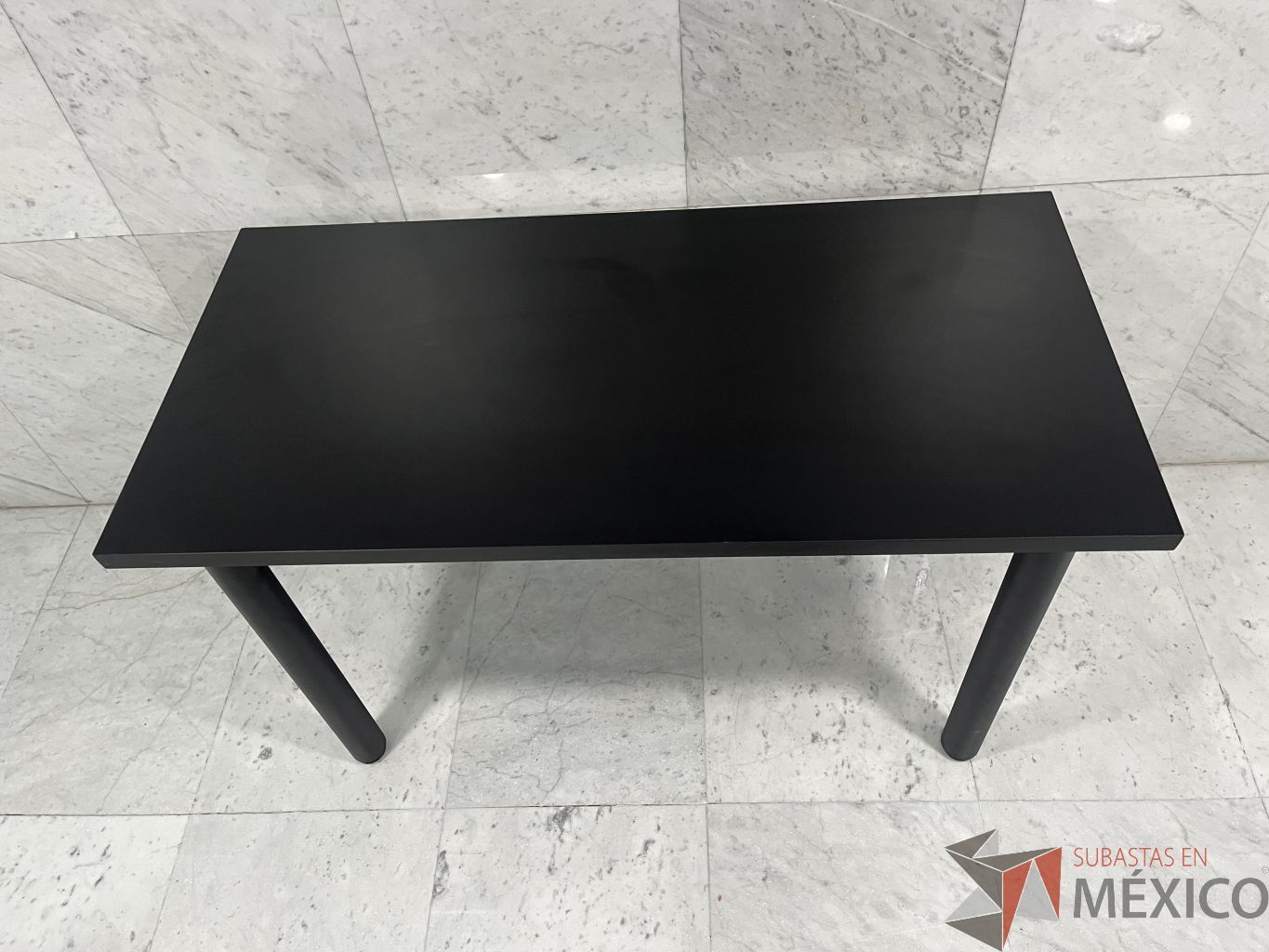 Lote 151 - Mesa de trabajo con 4 patas y cubierta color negro (Nueva) - Imagen 10