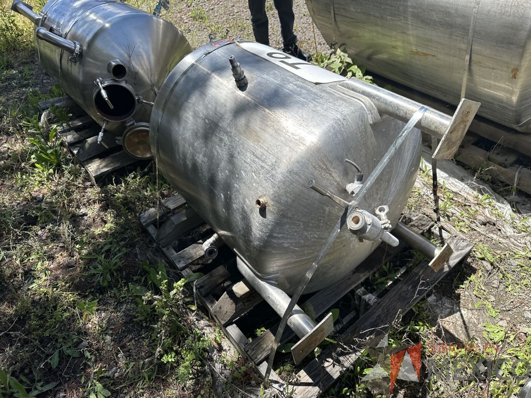 Lote 150 - Tanque de acero inoxidable -80 cm de diámetro x 130 cm de altura - Imagen 2