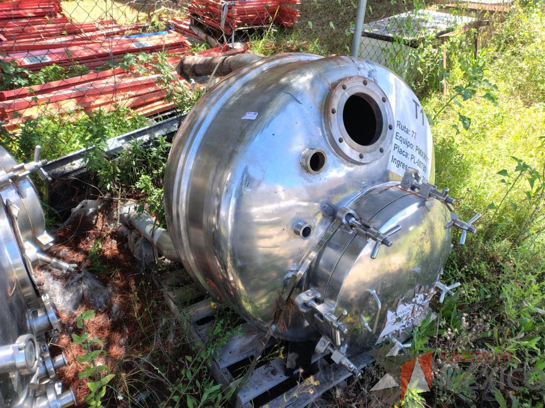 Lote 158 - Tanque de acero inoxidable -120 cm de diámetro x 170 cm de altura